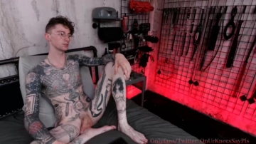 Tattedtrevorsmith  11-08-2021 video leggings